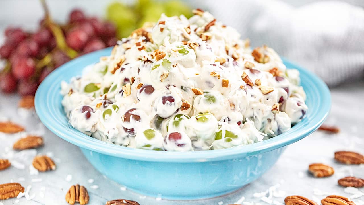 Easy Creamy Grape Salad with Vanilla: Perfect Potluck Recipe